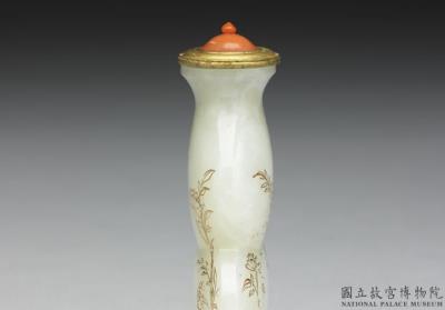 图片[2]-Jade gourd-shaped snuff bottle with a flower-and-butterfly design in gold tracing, Qing dynasty, 18th century-China Archive